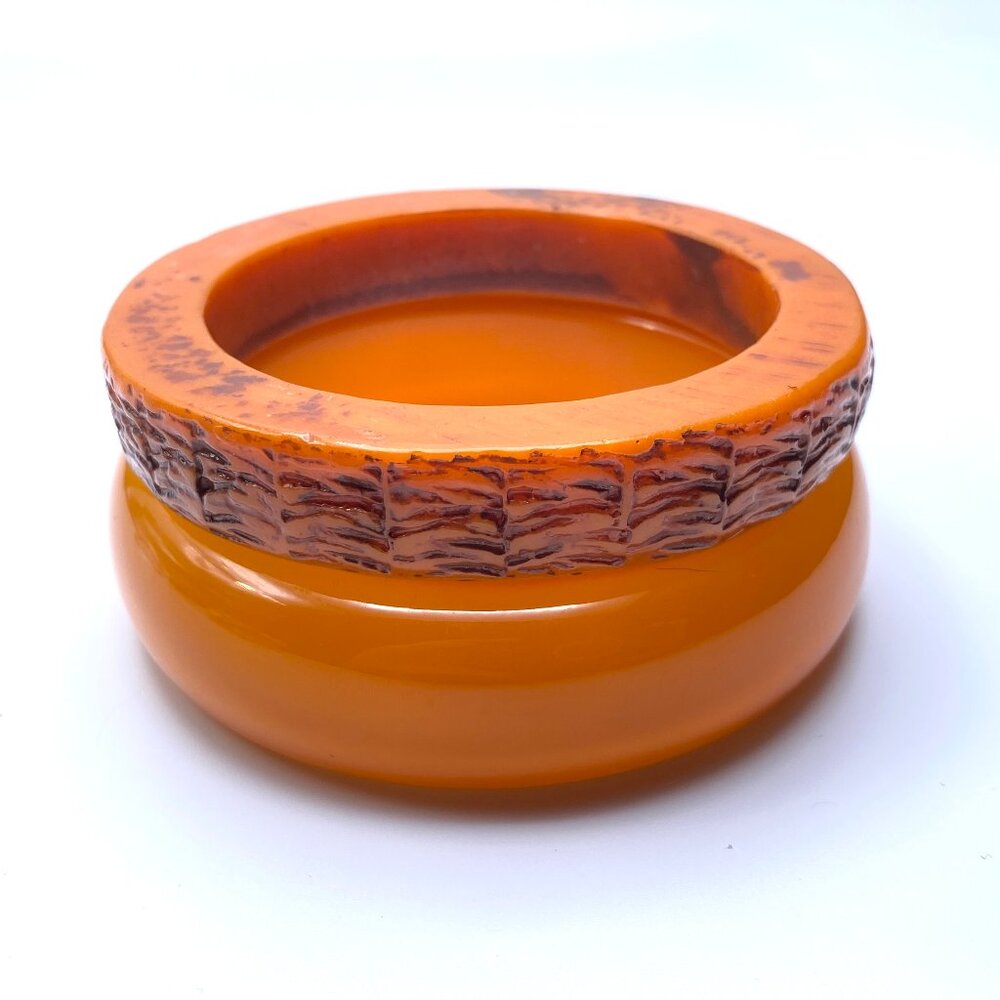 Vintage Orange Crush Bangle Pairing — Carved Resin & Smooth Lucite Bangles
